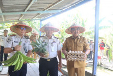 Turun ke Bram Itam, Bupati Anwar Sadat Serahkan Kunci Bedah Rumah untuk Warga Prasejahtera