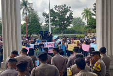 DPRD Provinsi Jambi Digeruduk Ribuan Massa Aliansi Masyarakat Jambi, Minta Program MBG Dilanjutkan 