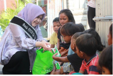 Bunda PAUD Tanjab Barat Turun Gunung Jemput Anak Suku Duano Masuk Sekolah