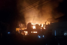 5 Armada Damkar Diterjunkan, Kebakaran Rumah Ortu Eks Pj Bupati Kerinci 