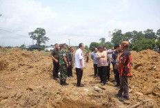 Bupati Muaro Jambi Tinjau Pembangunan Gerai Koperasi Desa Merah Putih di Taman Rajo