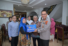 Kapolda Jambi Bersama PJU dan Bhayangkari Gelar Anjangsana ke Purnawirawan Polri dalam Rangka Hari Bhayangkara