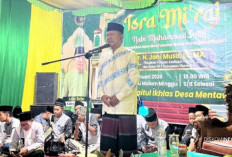 Hadiri Isra Mi’raj di Desa Mentawak, Wabup A. Khafidh Ajak Warga Tertib Administrasi Lahan