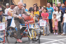 Semarak HUT RI dan Hari Jadi Tanjab Barat, Lomba Balap Becak Hias Menyedot Perhatian Masyarakat