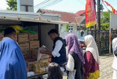 Bulog Jambi Gelar Operasi Pasar Jelang Idul Adha di Kecamatan Paal Merah, 1.200 Liter Minyakita Diserbu Warga