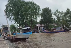 Angin Kencang, Nelayan Enggan Melaut, Pasokan Ikan Berkurang