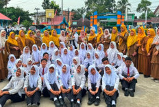 Sukses Boyong Tiga Piala, Prestasi SMPN 1 Merangin Dapat Apresiasi Bupati M. Syukur