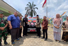 Bupati BBS Menyerahkan Langsung 1 Unit Mobil Ambulance Kepada Puskesmas Tanjung