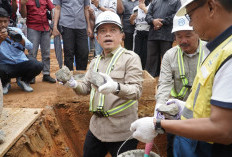 Gubernur Al Haris Letakkan Batu Pertama Pembangunan RSUD Bukit Tengah di Kerinci