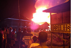5 Unit Rumah Terbakar di Kawasan Padat Penduduk Arab Melayu, Api Diduga Berasal dari Tungku Masak 