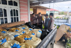 Polres Kerinci Bongkar Modus Solar Subsidi, Sita Puluhan Jerigen dan Dua Pelaku Diamankan 