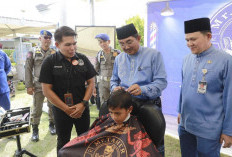 Bupati Anwar Sadat Gelar Syukuran Hari Jadi ke-61 Tanjab Barat, Sediakan Makan Gratis dan Pangkas Rambut