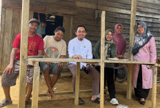 Sembilan Tahun Tempati Rumah Gubuk, Tangis Haru Warga Desa Hajran di Depan Wakil Ketua BAZNAS