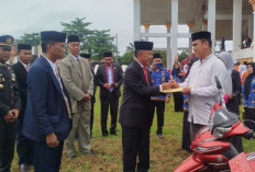 Wabup A. Khafidh Serahkan 24 Motor Dinas untuk Dai dan Piagam bagi Siswa Berprestasi