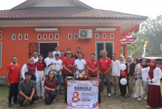 Bawaslu Batang Hari Potong Tumpeng di HUT RI dan Hari Jadi Bawaslu 