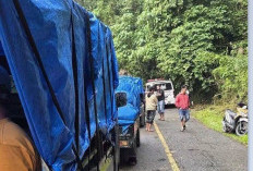 Longsor Susulan Putus Jalan Nasional Sungai Penuh–Sumbar, Puluhan Kendaraan Terjebak Macet Total
