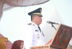 Wabup Katamso Pimpin Upacara Penurunan Bendera Merah Putih HUT ke-81 RI di Tanjab Barat