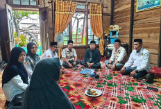 Tempuh 45 KM, Kemenhaj Tanjabtim Takziah ke Rumah Duka Jemaah Haji di Mendahara