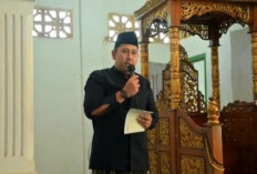 Sholat Id di Durian Lecah, Bupati M. Syukur Temukan Jembatan Rusak, Minta Dinas PU Segera Perbaiki