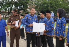 H M Syukur Serahkan SK Pengangkatan 3.478 Orang PPPK Paruh Waktu