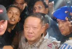 Usai Dipetiksa 10 Jam, Mantan Jampidsus Febrie Adriansyah Resmi Ditahan di Rutan KPK