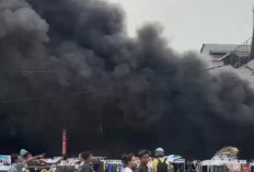 Kebakaran Hebat di Sengeti, Api Lahap Ruko Pakaian 